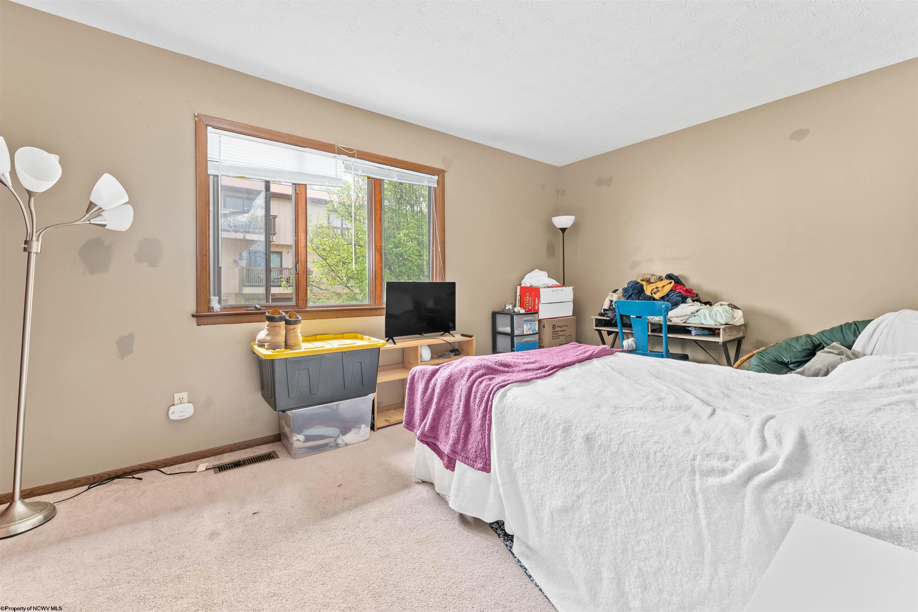 Morgantown, West Virginia 26505, United States, 2 Bedrooms Bedrooms, ,2 BathroomsBathrooms,Residential,Pending,60172