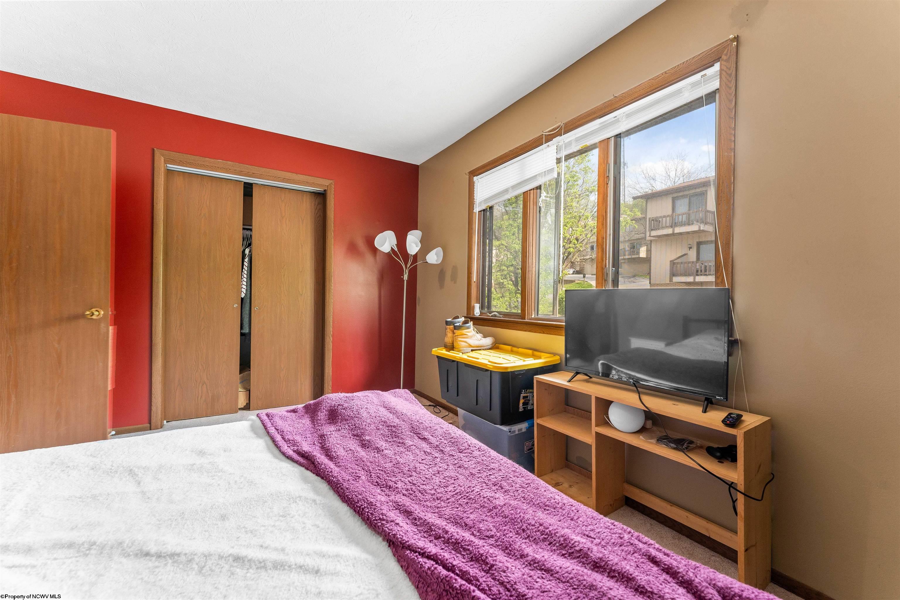 Morgantown, West Virginia 26505, United States, 2 Bedrooms Bedrooms, ,2 BathroomsBathrooms,Residential,Pending,60172