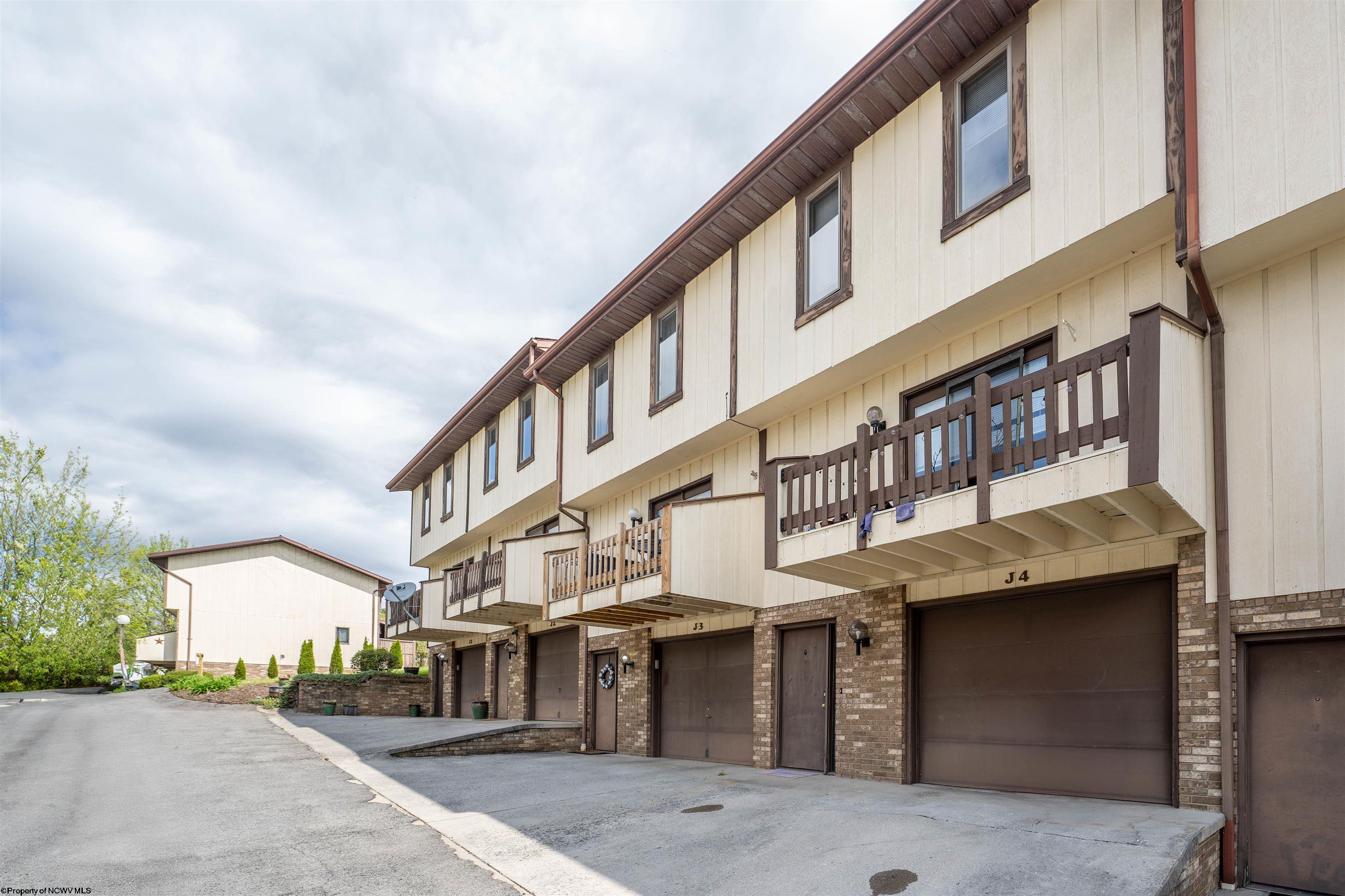 Morgantown, West Virginia 26505, United States, 2 Bedrooms Bedrooms, ,2 BathroomsBathrooms,Residential,Pending,60172