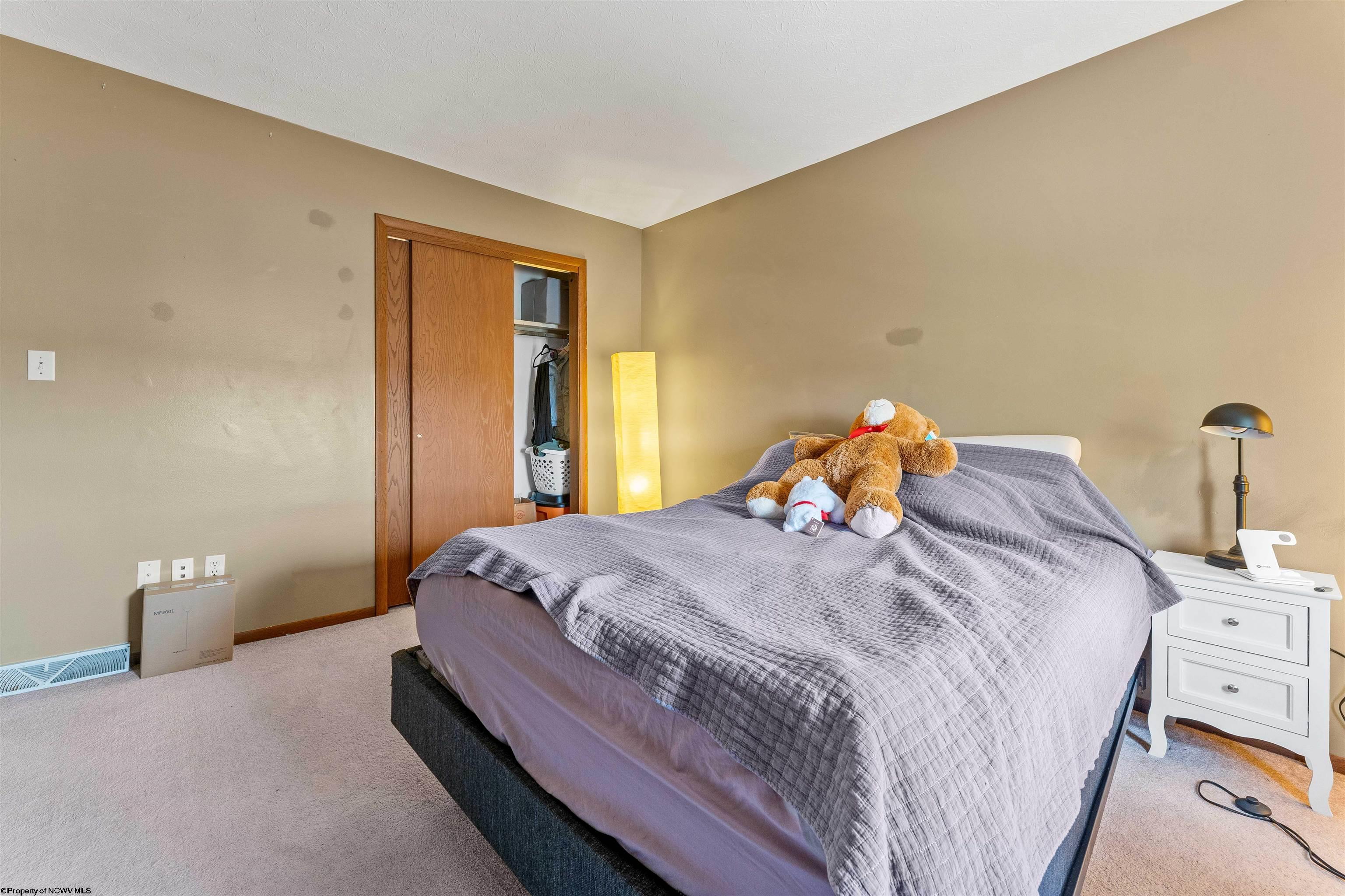 Morgantown, West Virginia 26505, United States, 2 Bedrooms Bedrooms, ,2 BathroomsBathrooms,Residential,Pending,60172