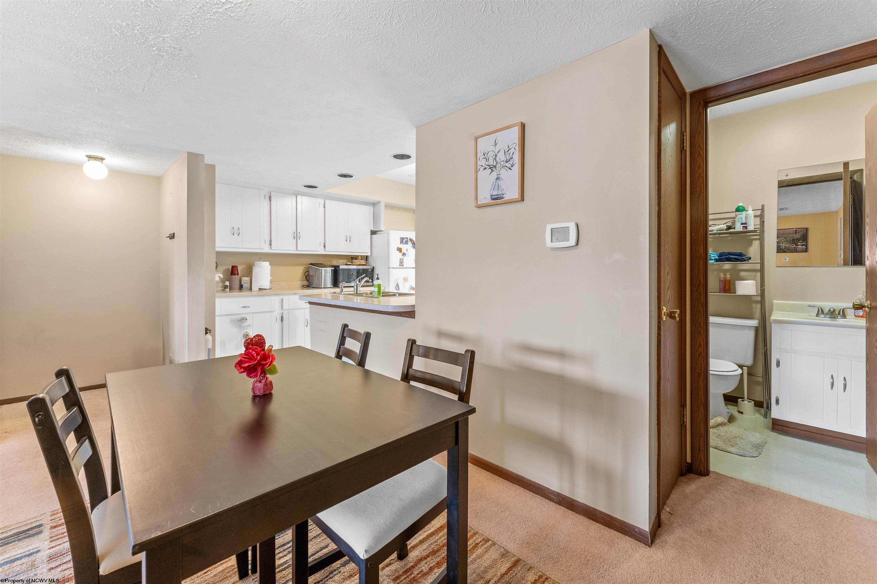 Morgantown, West Virginia 26505, United States, 2 Bedrooms Bedrooms, ,2 BathroomsBathrooms,Residential,Pending,60172