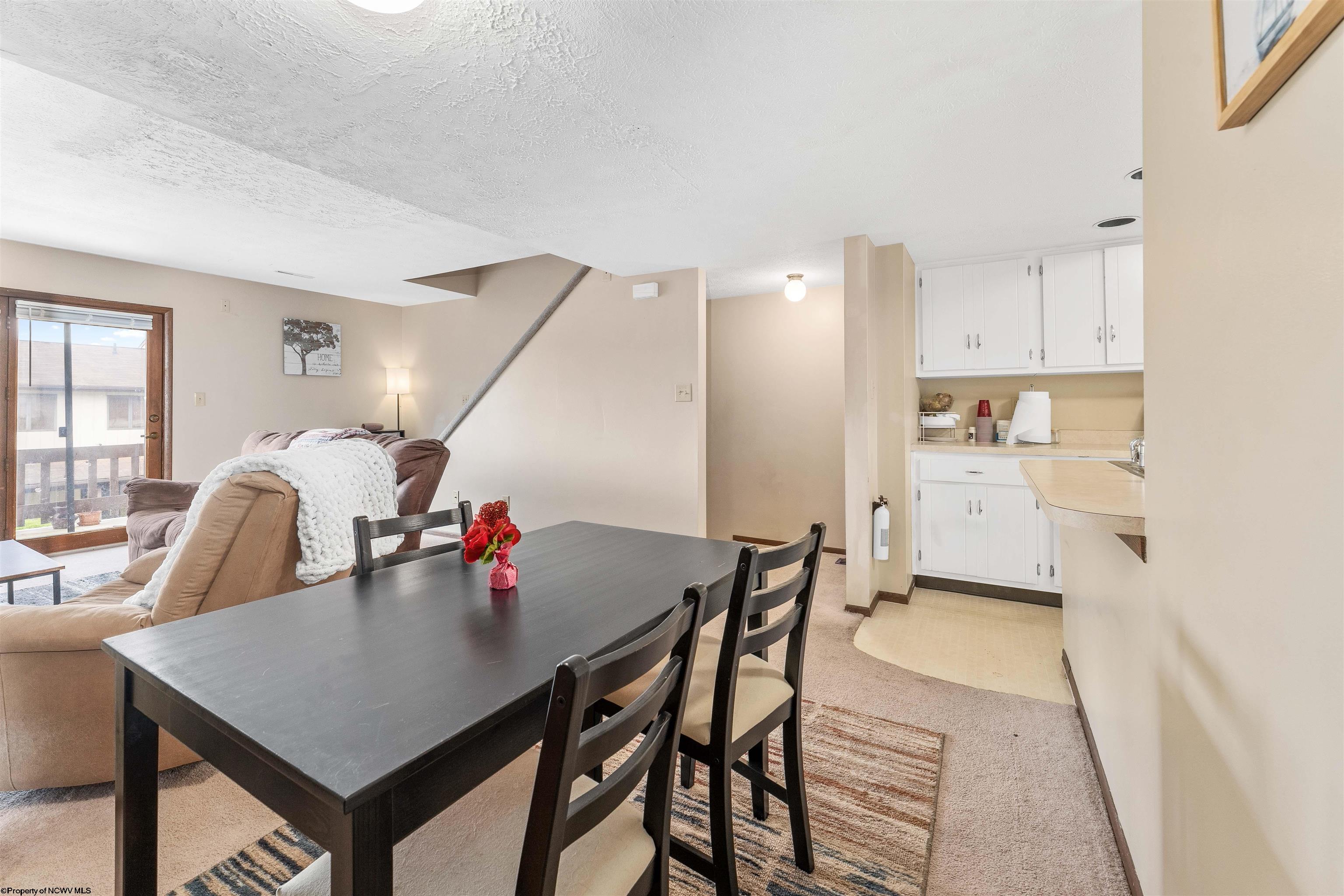 Morgantown, West Virginia 26505, United States, 2 Bedrooms Bedrooms, ,2 BathroomsBathrooms,Residential,Pending,60172