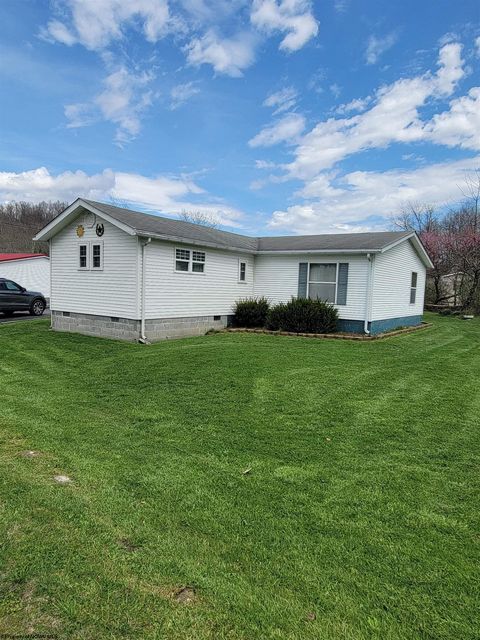 Photo of 42 Gate Lane, Elkins, WV 26241 (MLS # 10164042)