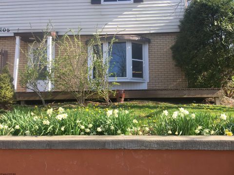 Photo of 1205 Bartlow Street #B, Morgantown, WV 26505 (MLS # 10161738)