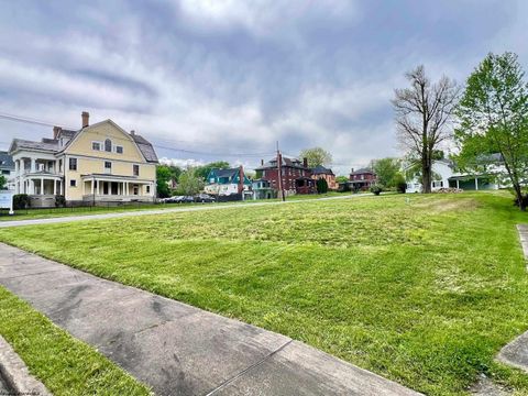 Photo of 639 Benoni Avenue, Fairmont, WV 26554 (MLS # 10159338)