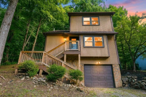 Photo of 306 Brooke Avenue, Morgantown, WV 26505 (MLS # 10165634)