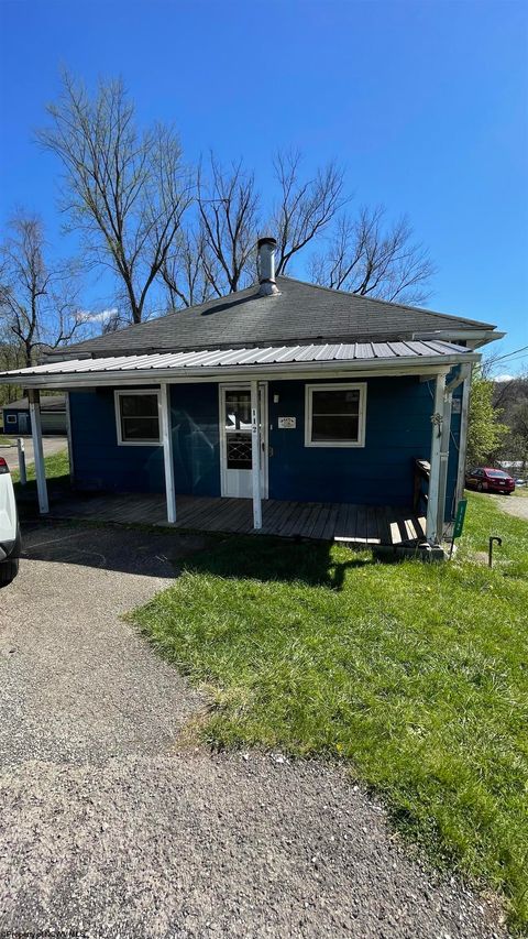 Photo of 112 Thorn Stop Circle, Clarksburg, WV 26330 (MLS # 10164180)