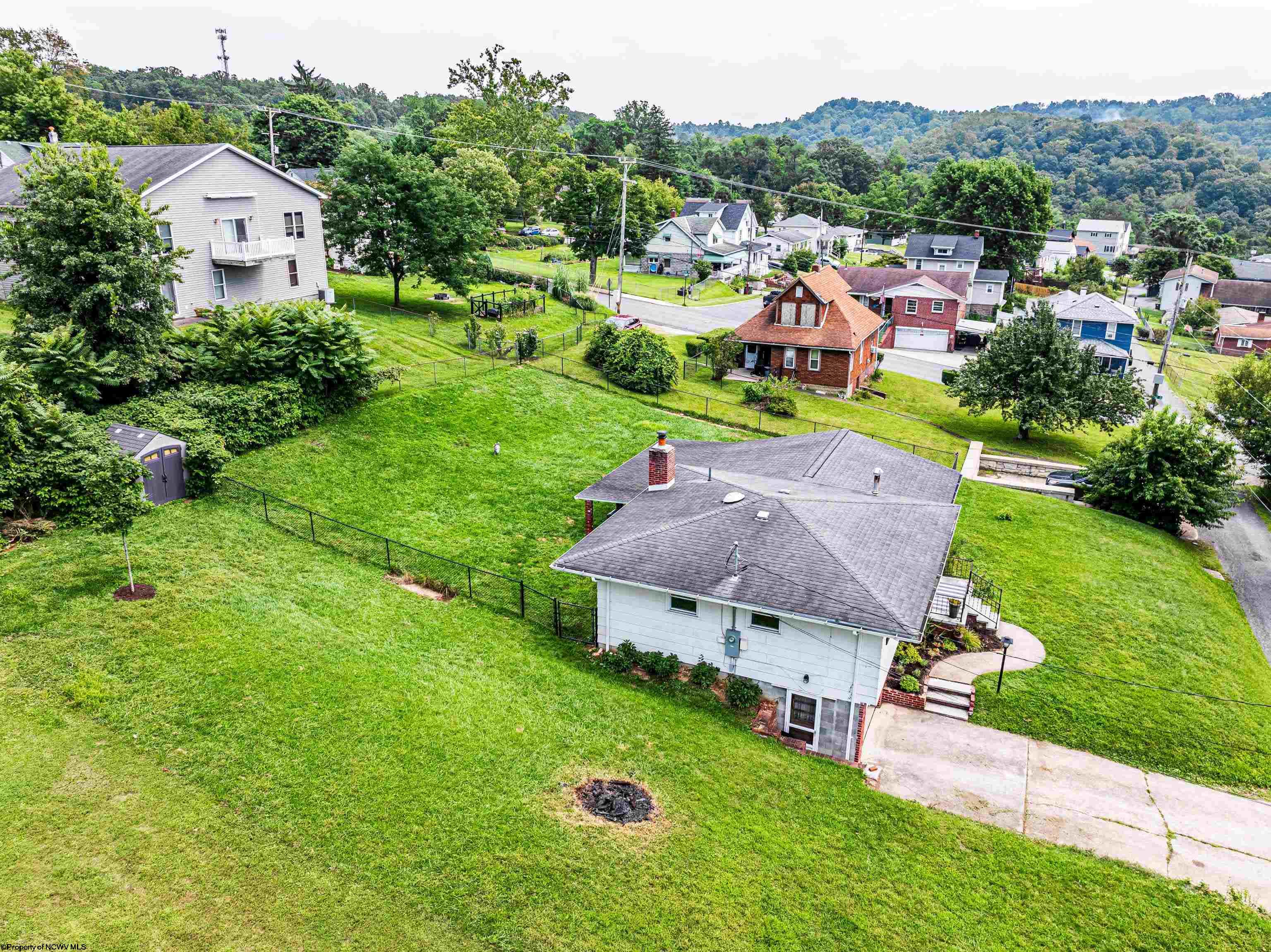 Morgantown, West Virginia 26505, United States, 3 Bedrooms Bedrooms, ,2 BathroomsBathrooms,Residential,Contingent,188469