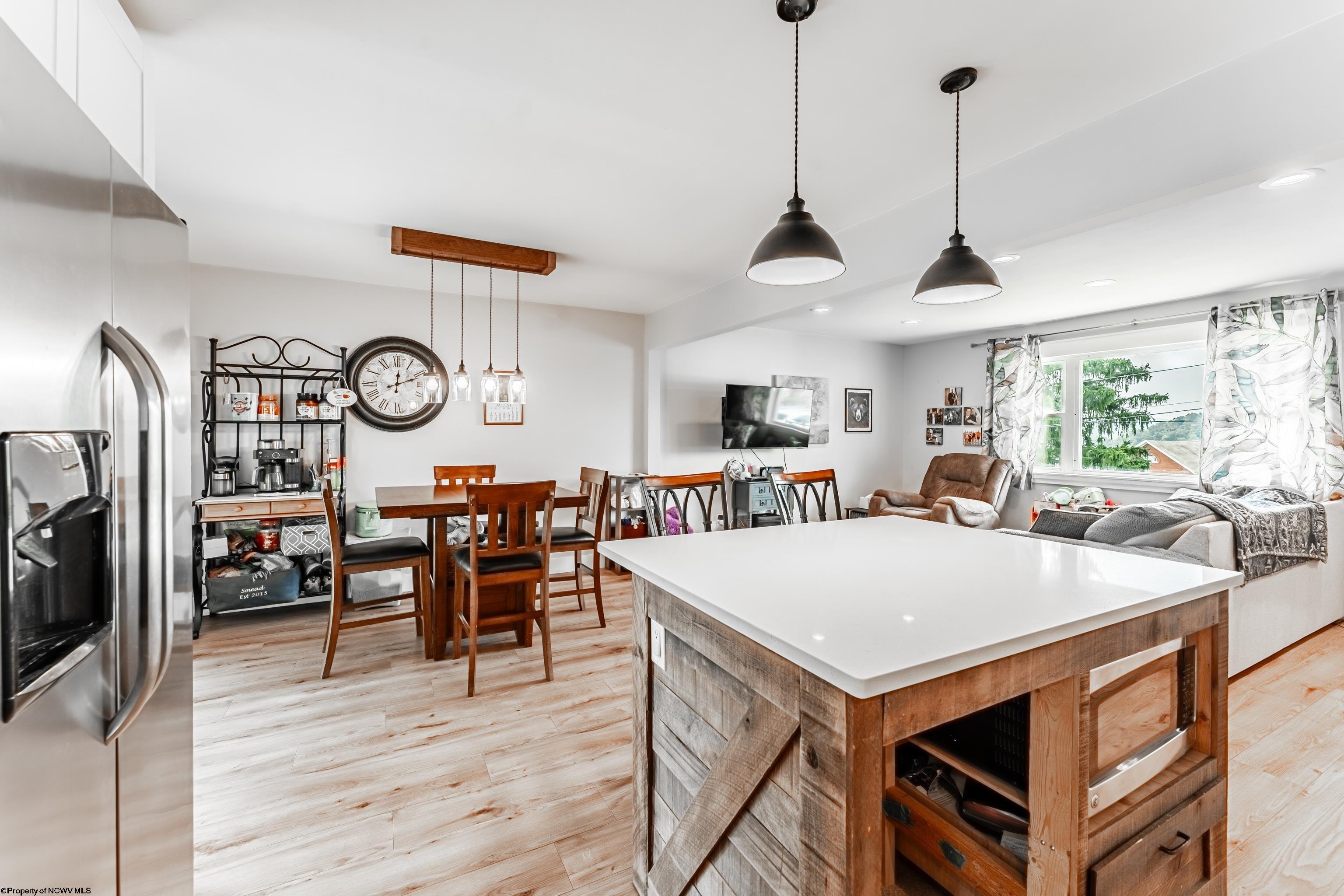 Morgantown, West Virginia 26505, United States, 3 Bedrooms Bedrooms, ,2 BathroomsBathrooms,Residential,Contingent,188469