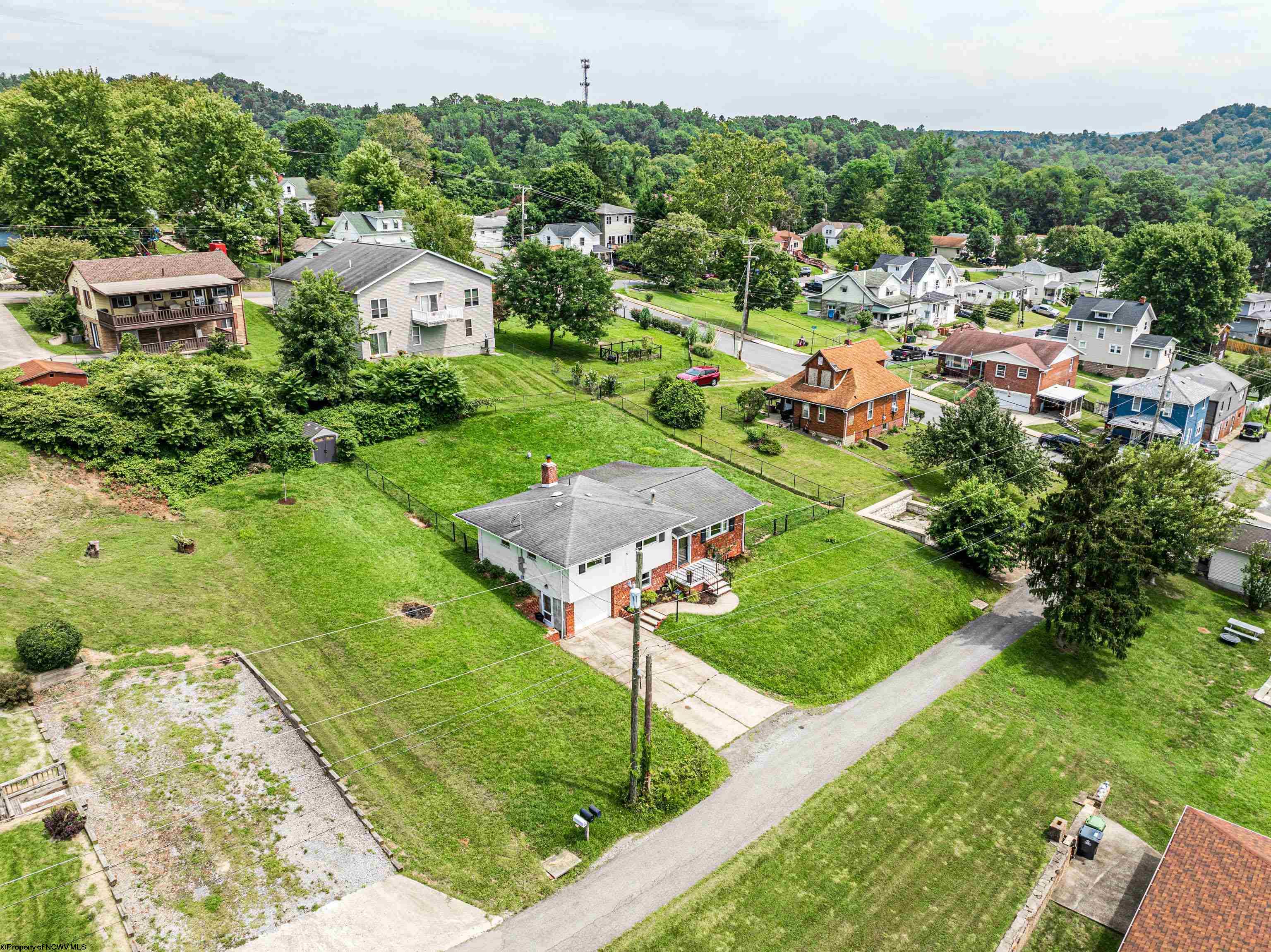 Morgantown, West Virginia 26505, United States, 3 Bedrooms Bedrooms, ,2 BathroomsBathrooms,Residential,Contingent,188469