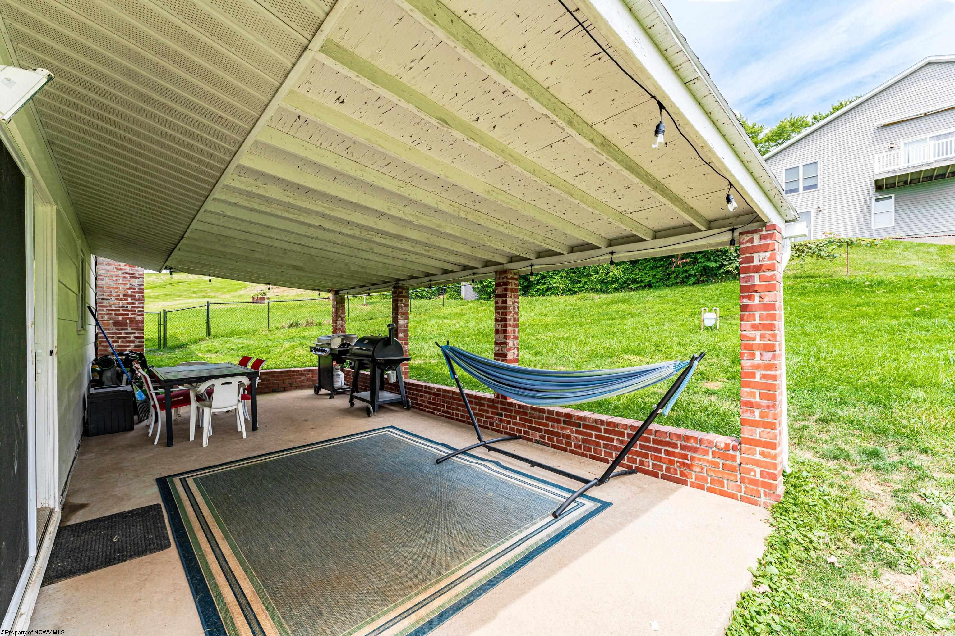 Morgantown, West Virginia 26505, United States, 3 Bedrooms Bedrooms, ,2 BathroomsBathrooms,Residential,Contingent,188469