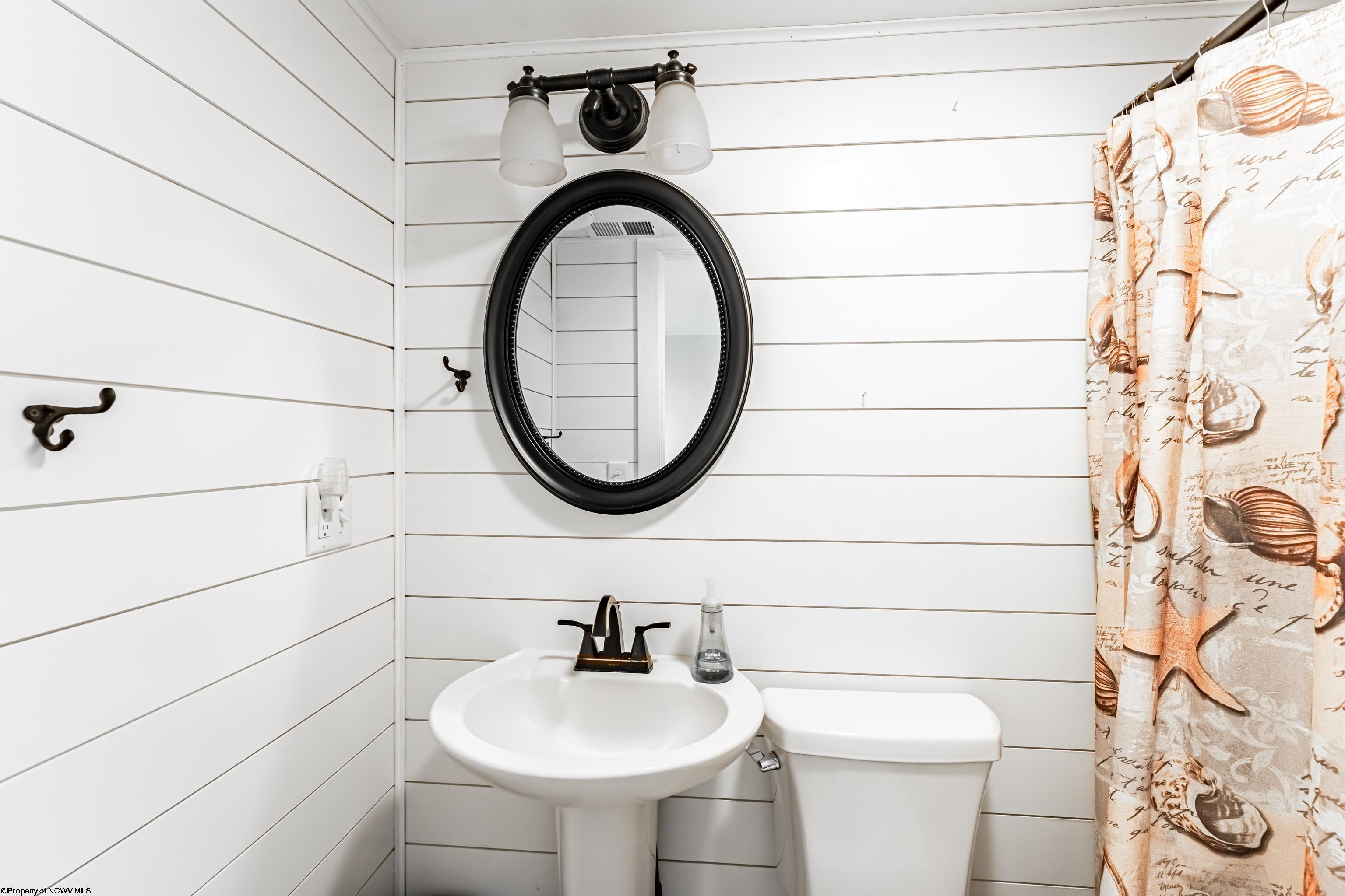 Morgantown, West Virginia 26505, United States, 3 Bedrooms Bedrooms, ,2 BathroomsBathrooms,Residential,Contingent,188469