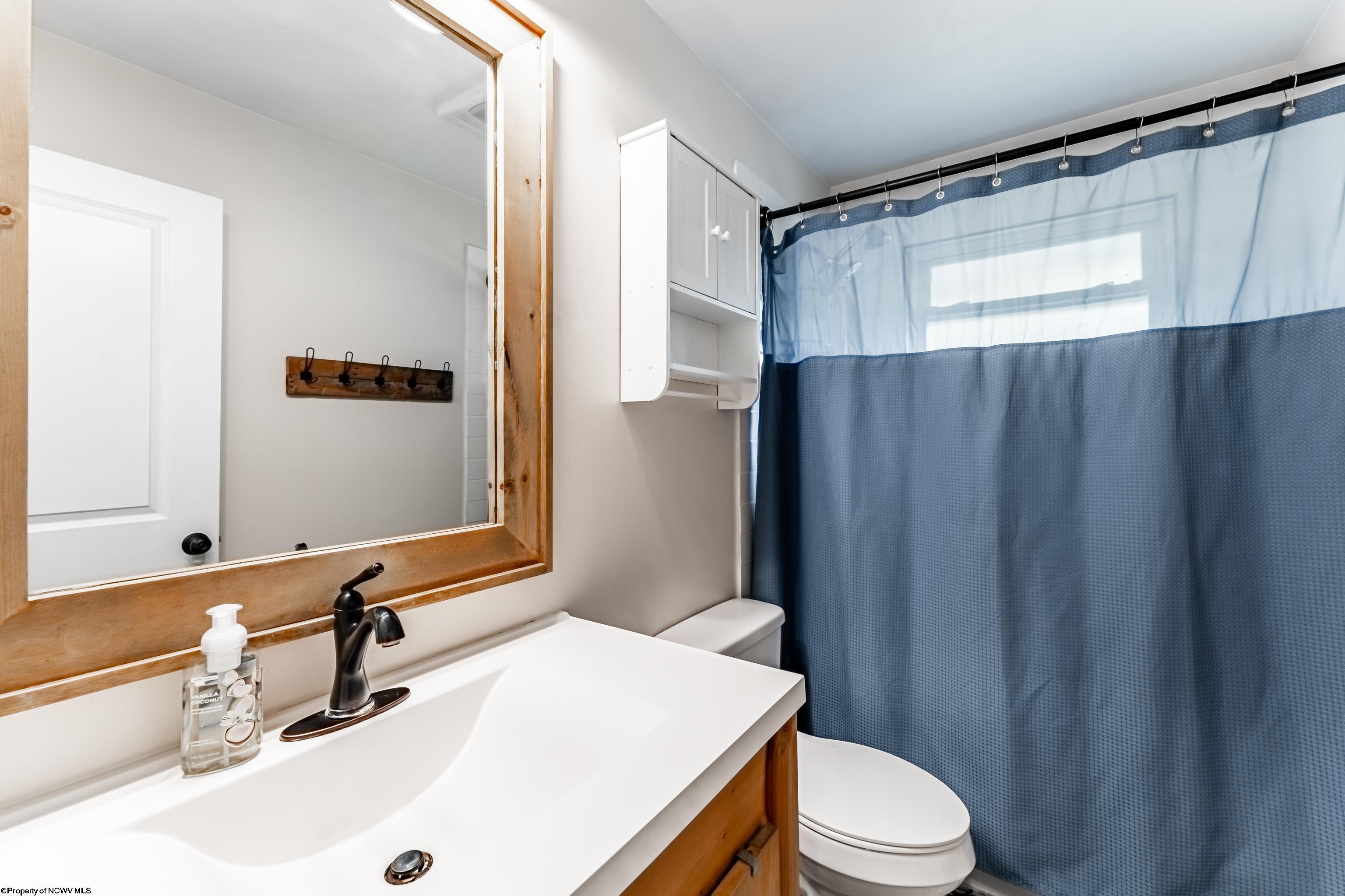 Morgantown, West Virginia 26505, United States, 3 Bedrooms Bedrooms, ,2 BathroomsBathrooms,Residential,Contingent,188469