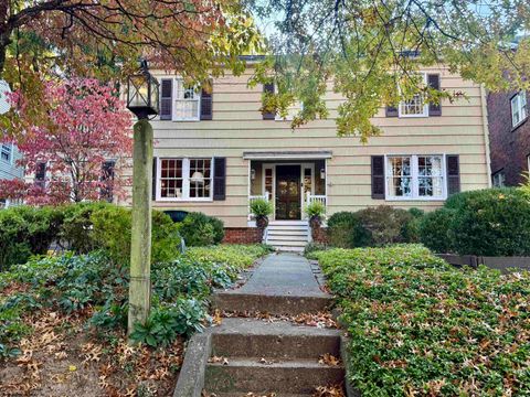 Photo of 910 8th Street, Fairmont, WV 26554 (MLS # 10162243)