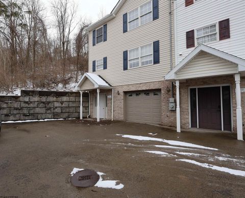 Photo of 1508 Bergamont Street, Morgantown, WV 26505 (MLS # 10163634)