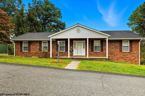 Photo of 10 Greenwood Drive, Fairmont, WV 26554 (MLS # 10161749)