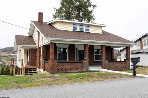 Photo of 1515 Edgeway Drive, Fairmont, WV 26554 (MLS # 10162643)