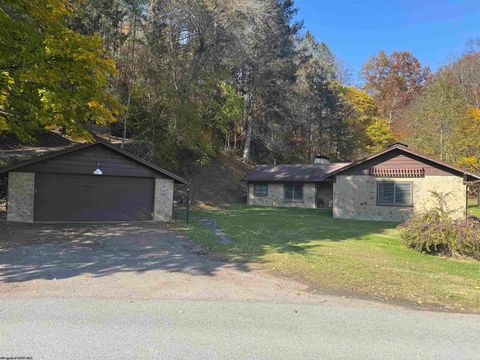 Photo of 292 LAKE FLOYD Circle, Bristol, WV 26426 (MLS # 10162299)
