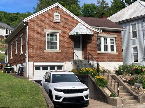 Photo of 125 Cottage Avenue, Weston, WV 26452 (MLS # 10165099)