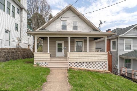 Photo of 1023 McCoy Street, Fairmont, WV 26554 (MLS # 10164045)
