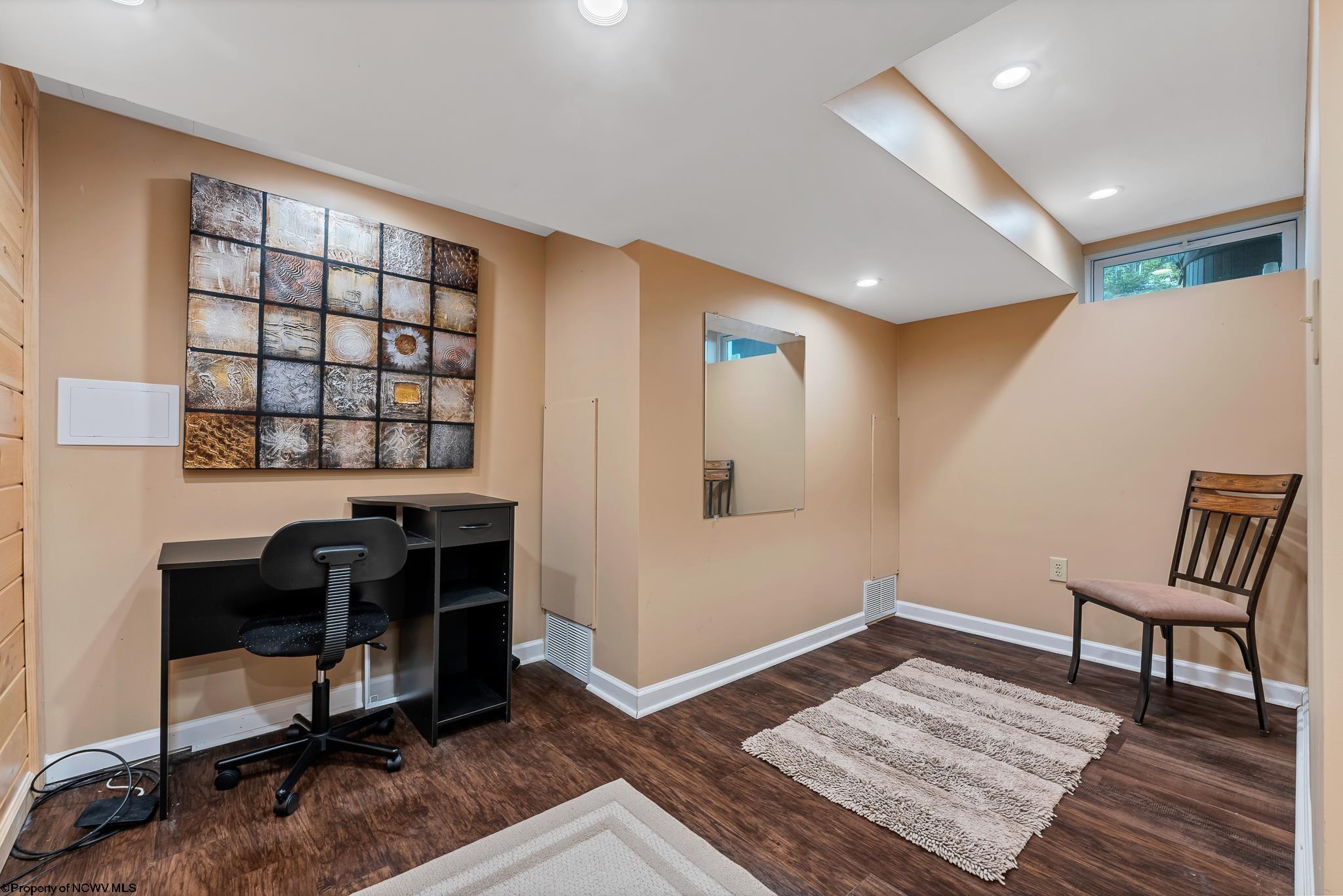 Friendsville, Maryland 21531, United States, 4 Bedrooms Bedrooms, ,2 BathroomsBathrooms,Residential,Contingent,203794