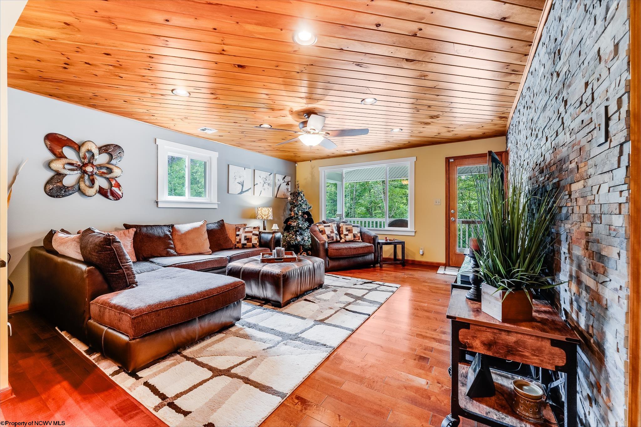 Friendsville, Maryland 21531, United States, 4 Bedrooms Bedrooms, ,2 BathroomsBathrooms,Residential,Contingent,203794