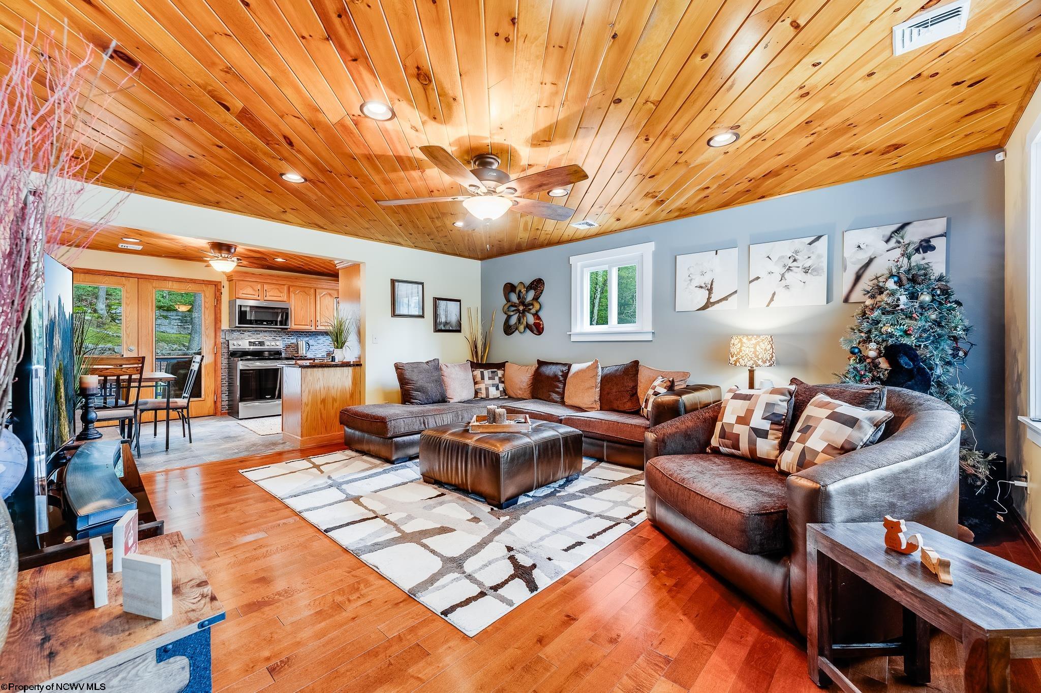 Friendsville, Maryland 21531, United States, 4 Bedrooms Bedrooms, ,2 BathroomsBathrooms,Residential,Contingent,203794