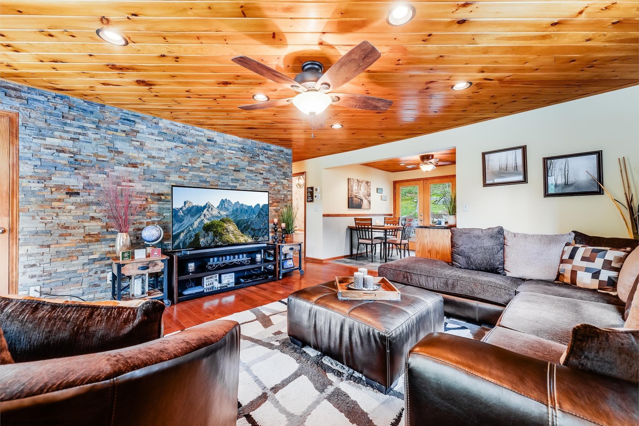 Friendsville, Maryland 21531, United States, 4 Bedrooms Bedrooms, ,2 BathroomsBathrooms,Residential,Contingent,203794