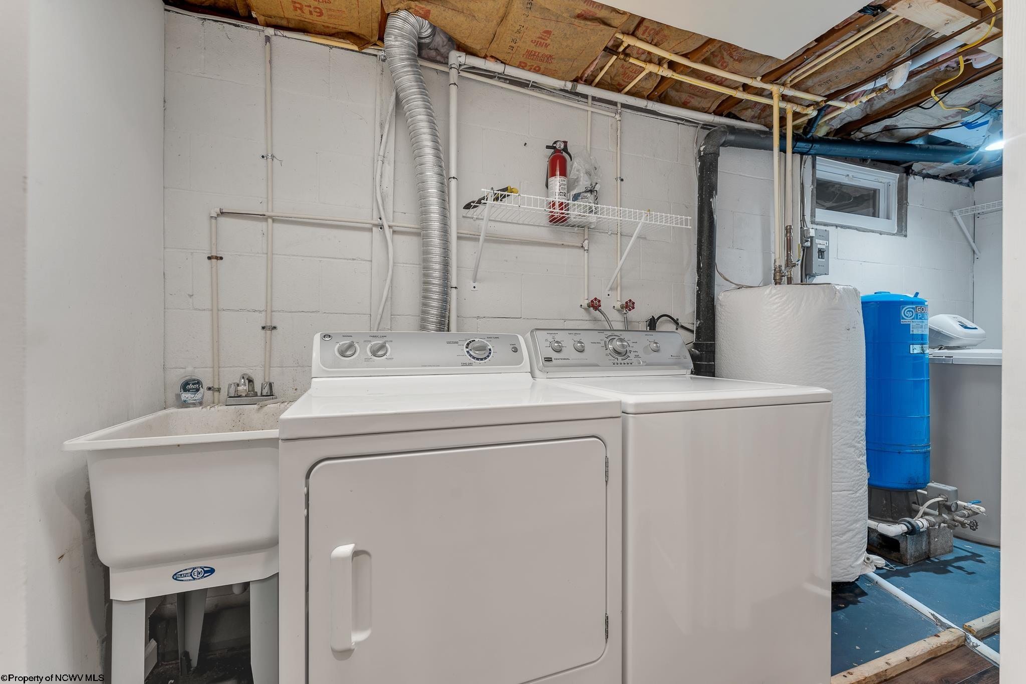 Friendsville, Maryland 21531, United States, 4 Bedrooms Bedrooms, ,2 BathroomsBathrooms,Residential,Contingent,203794