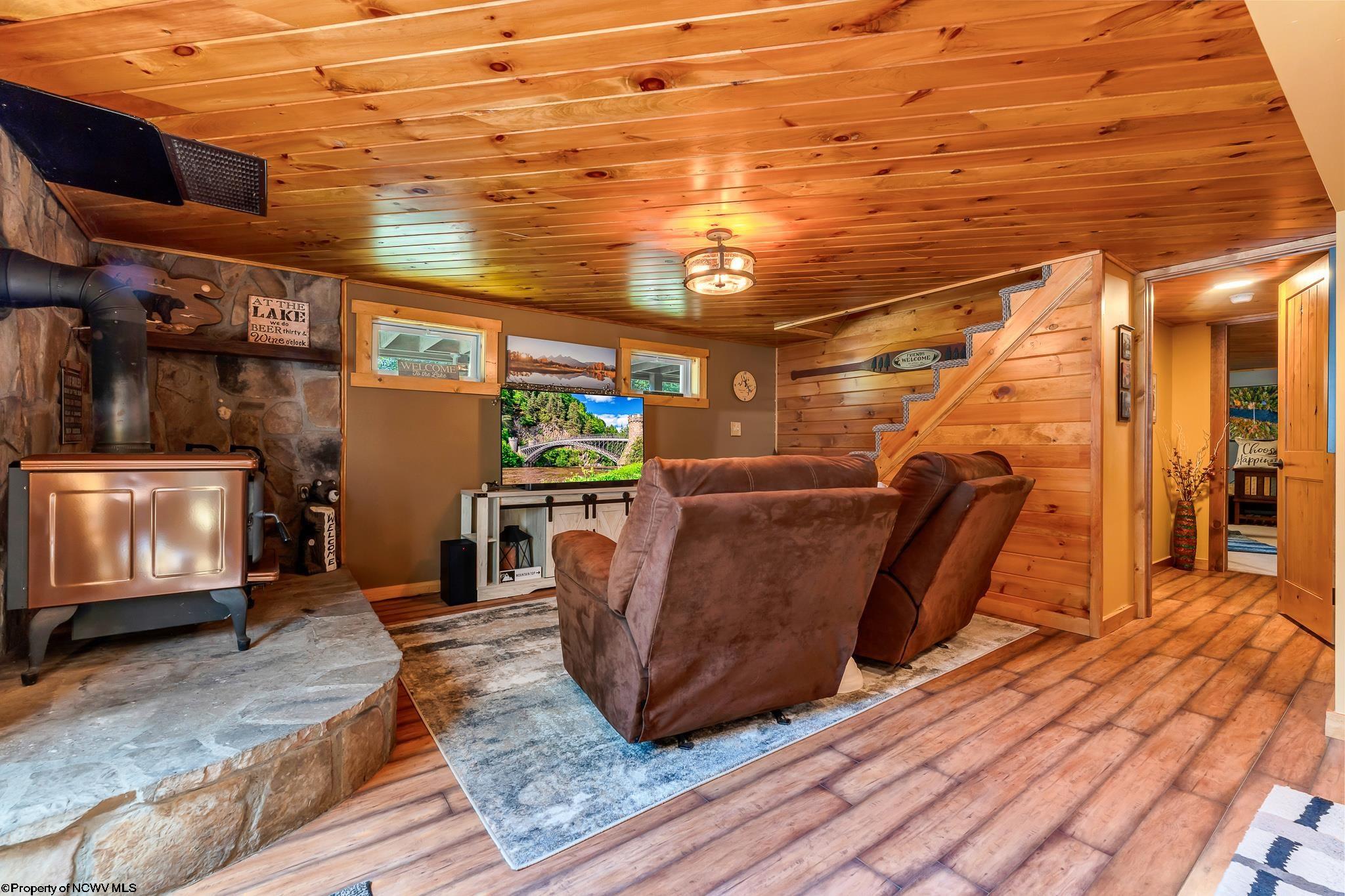 Friendsville, Maryland 21531, United States, 4 Bedrooms Bedrooms, ,2 BathroomsBathrooms,Residential,Contingent,203794