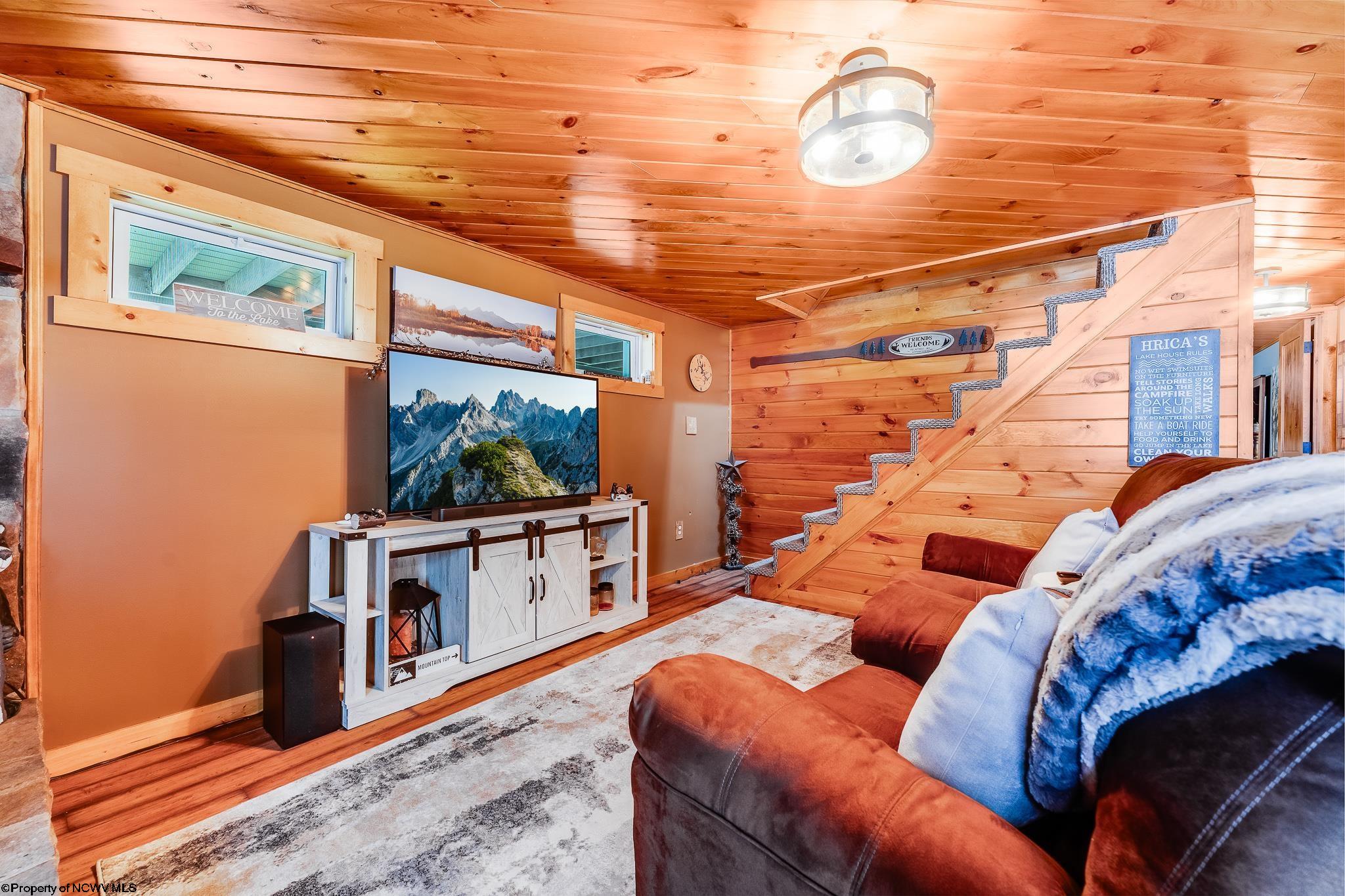 Friendsville, Maryland 21531, United States, 4 Bedrooms Bedrooms, ,2 BathroomsBathrooms,Residential,Contingent,203794