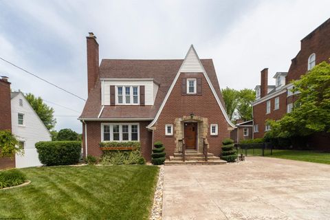 Photo of 328 W Philadelphia Avenue, Bridgeport, WV 26330 (MLS # 10163116)