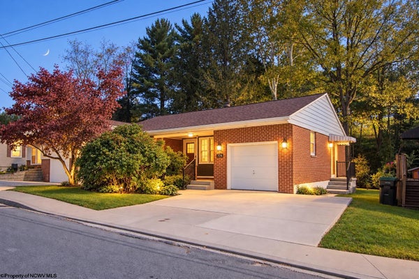 526 STOUT ST, BRIDGEPORT, WV 26330 - Image 7549afde779cb5e62fccee7a9eb9fa79/1496321640