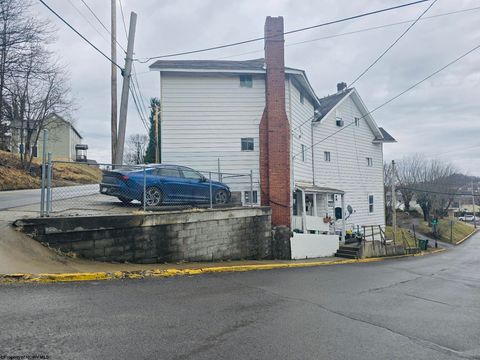 Photo of 444 Dorsey Avenue, Morgantown, WV 26501 (MLS # 10163399)