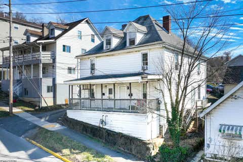 Photo for 152 6th Street