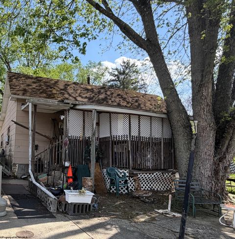 Photo of 120 Robinson Street, Fairmont, WV 26554 (MLS # 10164690)