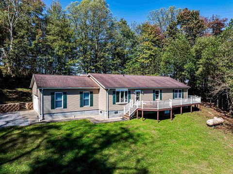 Photo of 1914 Carpenter Drive, Fairmont, WV 26554 (MLS # 10161971)