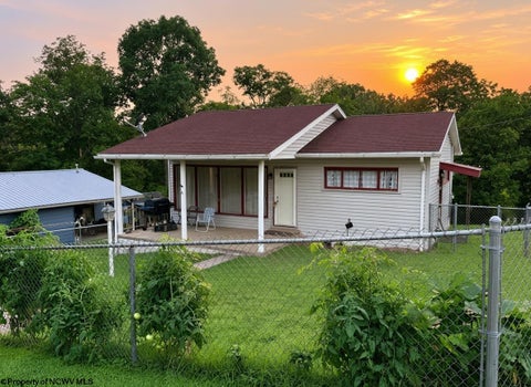Photo of 111 Ullom Street, Fairmont, WV 26554 (MLS # 10166388)