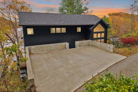 Photo of 76 Delrose Drive, Morgantown, WV 26508 (MLS # 10162449)