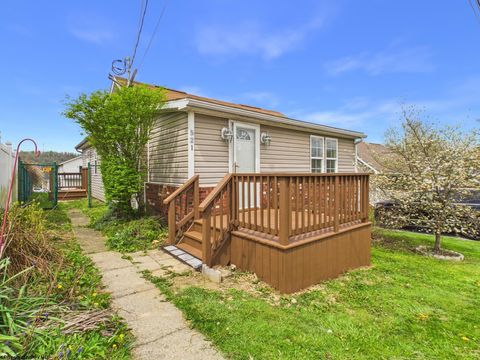 Photo of 521 Kensington Avenue, Star City, WV 26505 (MLS # 10164228)