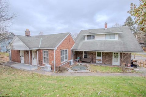 Photo of 13 Dunkard Avenue, Morgantown, WV 26501 (MLS # 10162884)