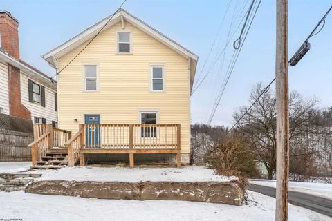 Photo of 621 Alma Street, Morgantown, WV 26501 (MLS # 10163257)