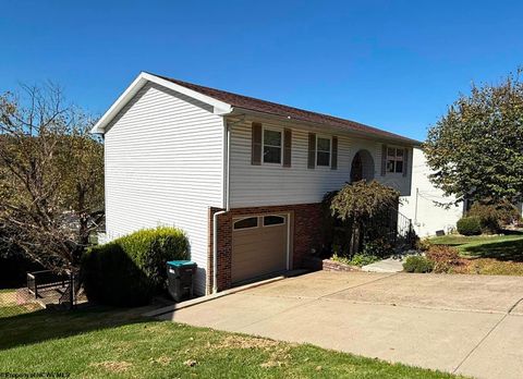 Photo of 9 Arrowood Drive, Bridgeport, WV 26330 (MLS # 10162025)