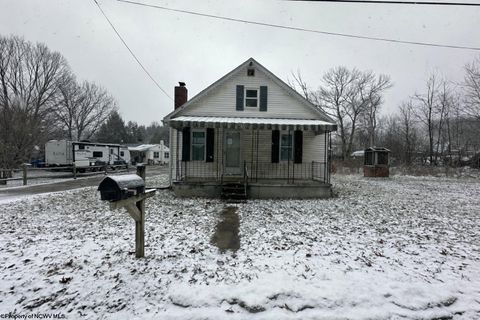 Photo of 14 White Lamb Lane, Elkins, WV 26241 (MLS # 10163501)