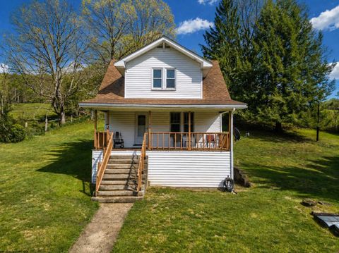 Photo of 96 Fowler Road, Grafton, WV 26354 (MLS # 10164551)