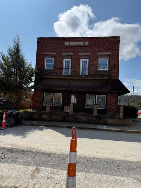 Photo of 2027 Hamill Avenue, Clarksburg, WV 26301 (MLS # 10163662)