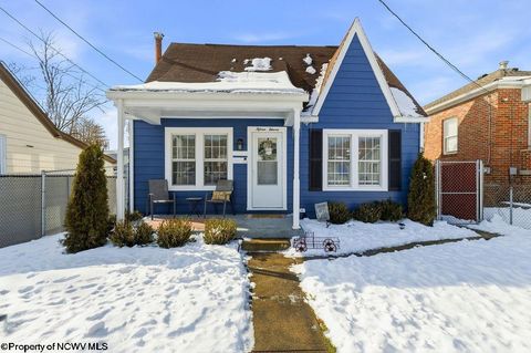 Photo of 1511 Franklin Avenue, Clarksburg, WV 26301 (MLS # 10163249)
