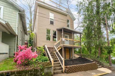 Photo of 44 Edgehill Street, Morgantown, WV 26501 (MLS # 10164574)