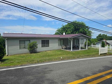 Photo of 1076 Kingwood Pike, Morgantown, WV 26508 (MLS # 10161367)