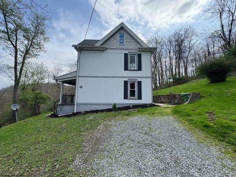 Photo of 224 Bretz Street, Morgantown, WV 26505 (MLS # 10164265)
